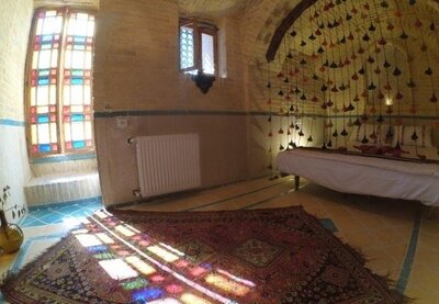 اقامتگاه بومگردی عمارت هفت رنگ — ۴