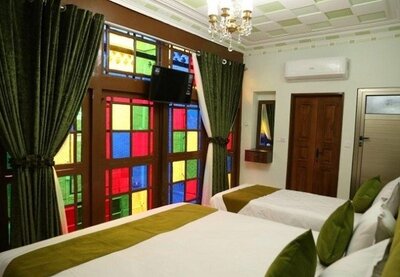 اقامتگاه سنتی پنج دری شیراز — ۴
