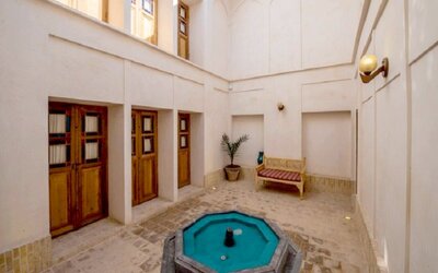 اقامتگاه سنتی فلاحتی کاشان — ۳