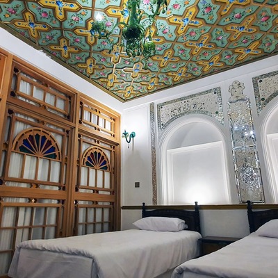 بوتیک هتل عمارت محلاتی شیراز — ۴