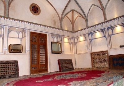 بوتیک هتل مهینستان راهب کاشان — ۱
