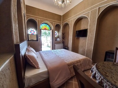 اقامتگاه سنتی هزار و یک شب چهار باغ اصفهان — ۴